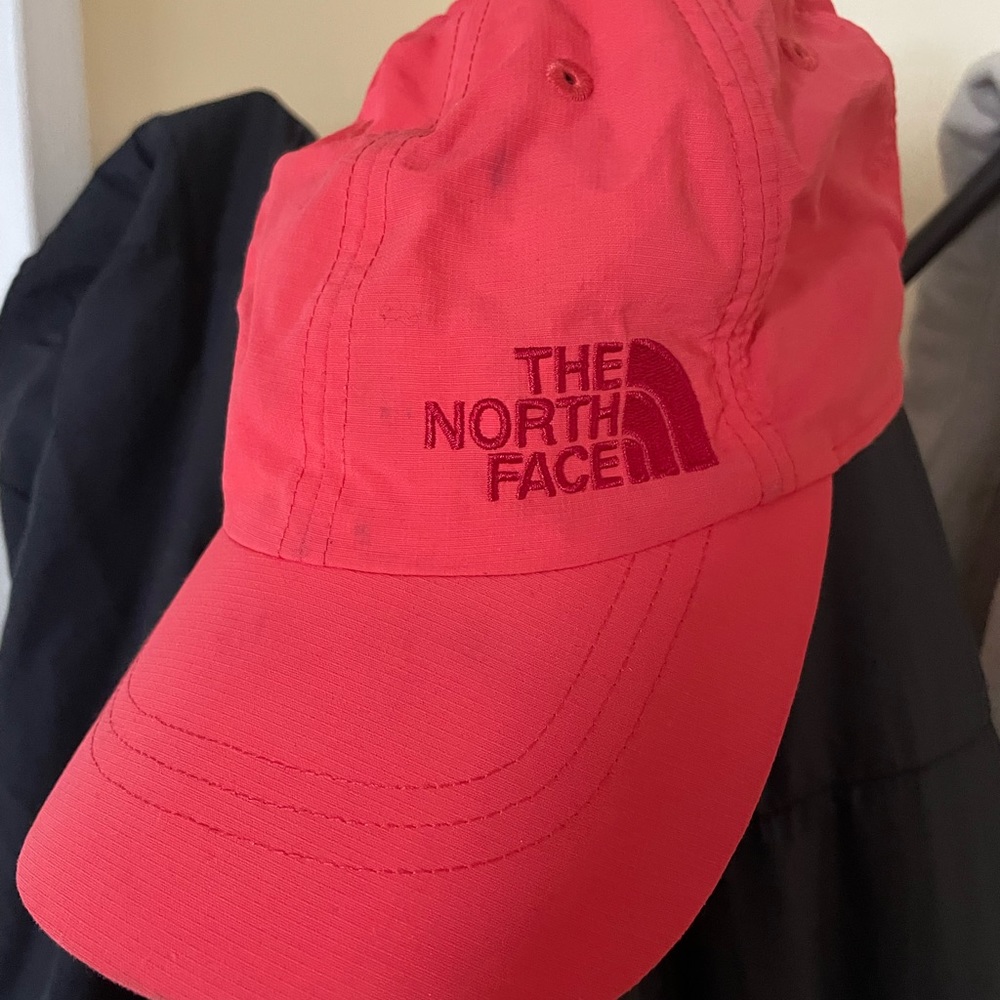 The North Face women’s running hat